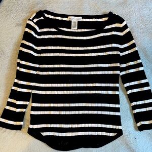 White House black market Womens long sleeve. Size M